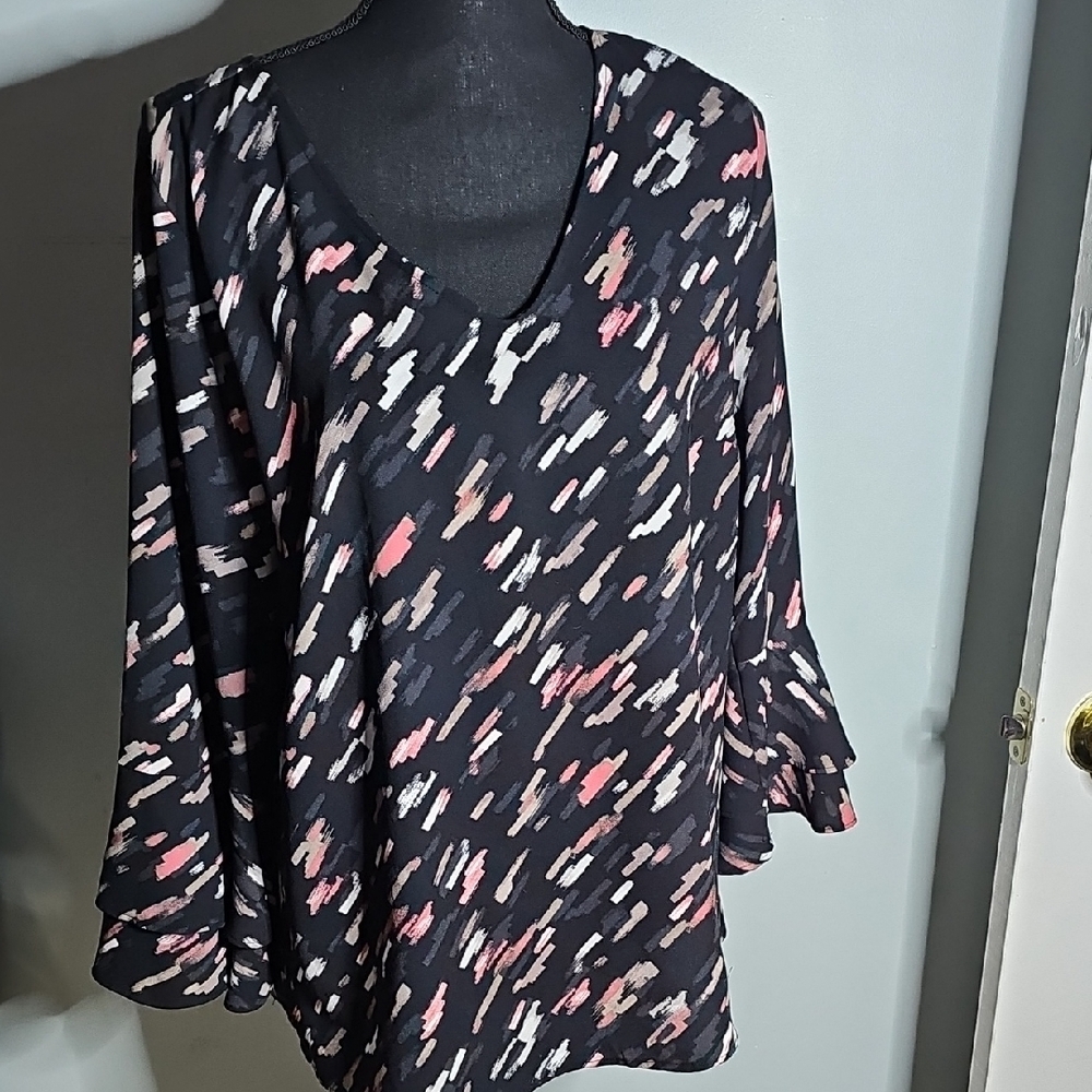 Women's Black and Pink Patterned Top